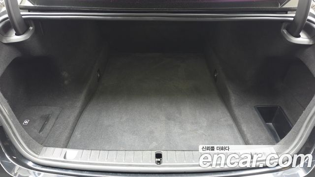 BMW 7-Series 2018 — photo 20