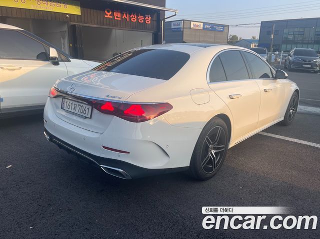 Mercedes-Benz E-Class 2024 — photo 2