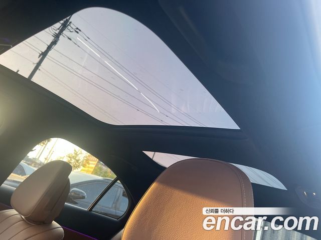 Mercedes-Benz E-Class 2024 — photo 12