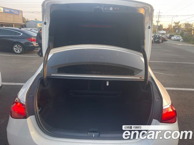 Mercedes-Benz E-Class 2024 — photo 16