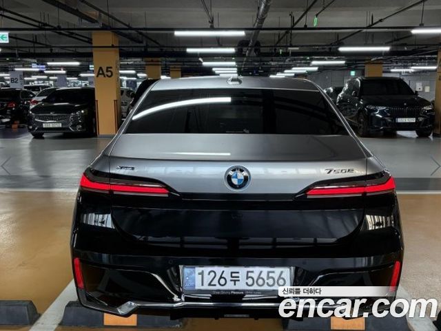 BMW 7-Series 2024 — photo 6