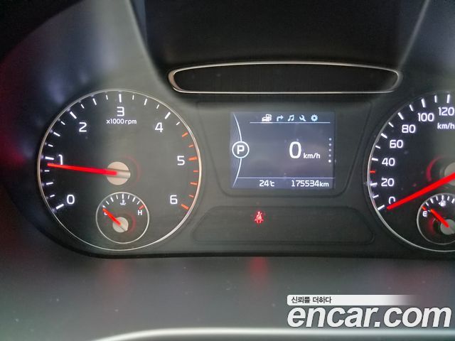 Kia Sorento 2016 — photo 8