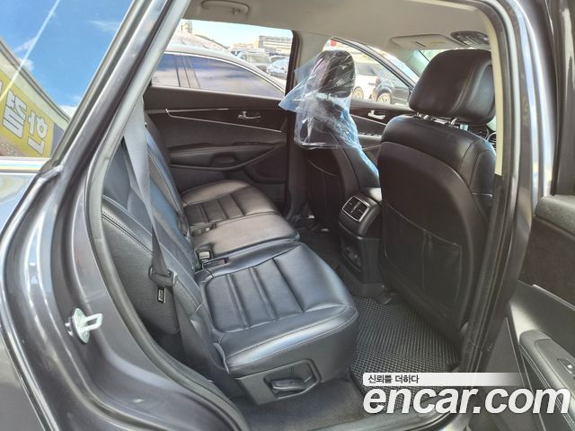 Kia Sorento 2016 — photo 12