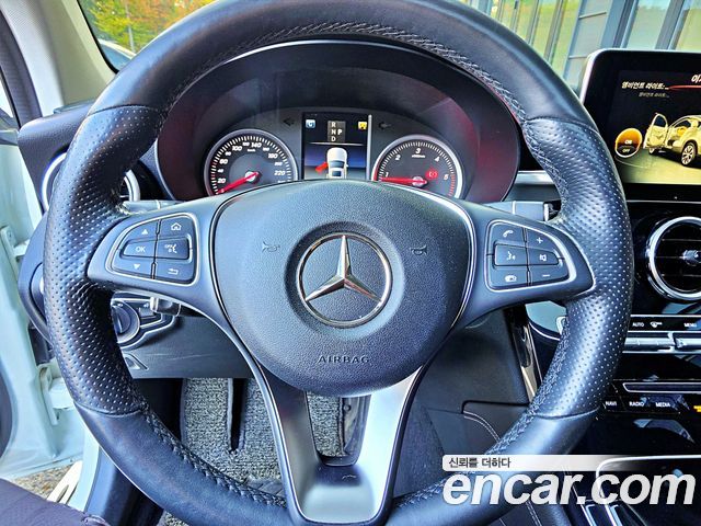 Mercedes-Benz GLC-Class 2018 — photo 8