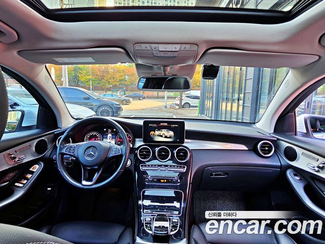 Mercedes-Benz GLC-Class 2018 — photo 12