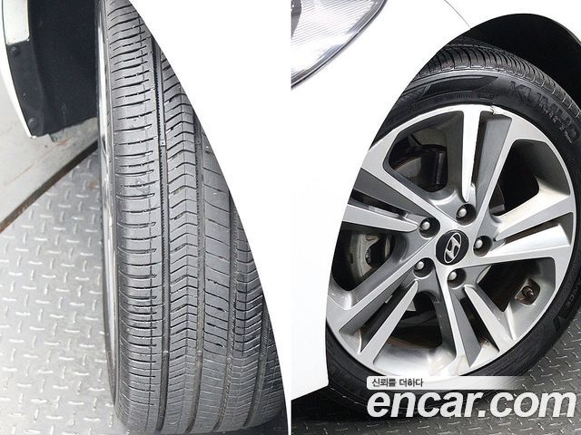 Hyundai AVANTE 2018 — photo 5
