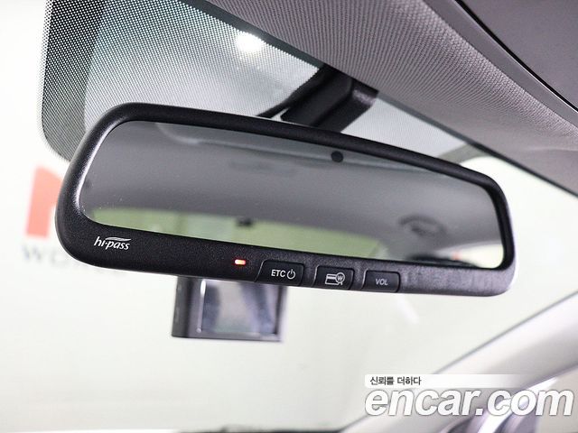 Hyundai AVANTE 2018 — photo 16