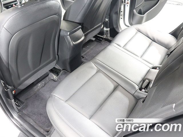 Hyundai AVANTE 2018 — photo 19