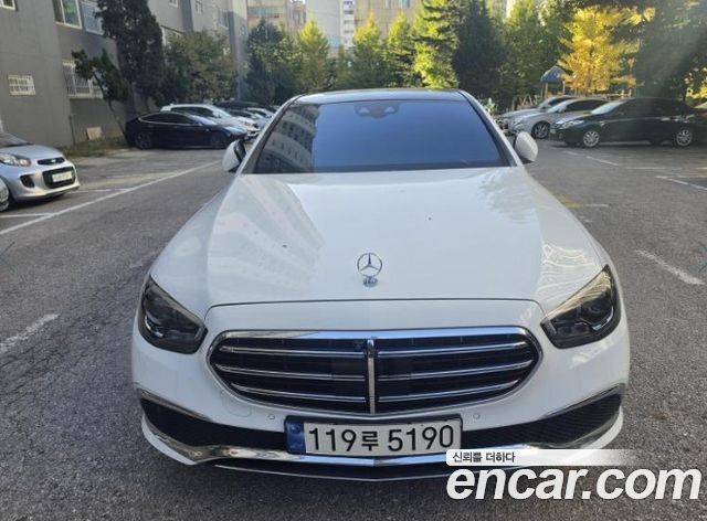 Mercedes-Benz E-Class 2023 — photo 2