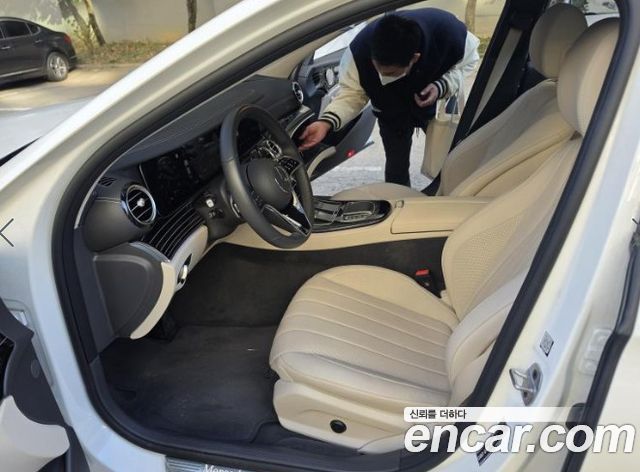 Mercedes-Benz E-Class 2023 — photo 6