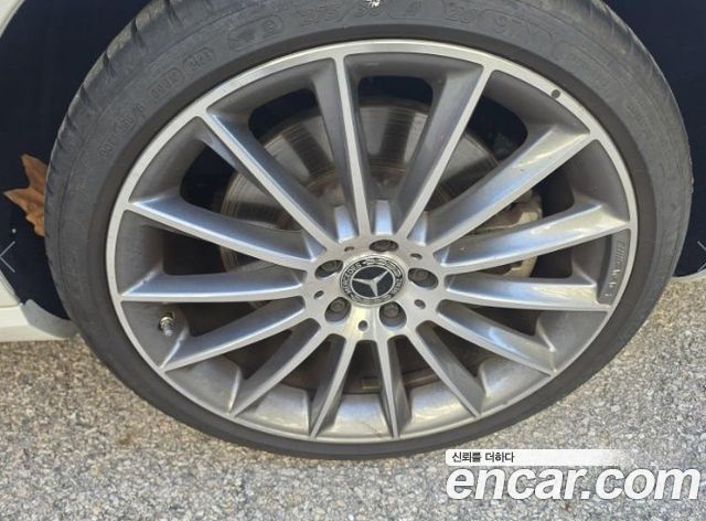 Mercedes-Benz E-Class 2023 — photo 8
