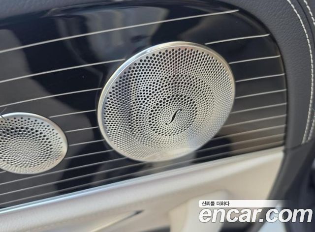 Mercedes-Benz E-Class 2023 — photo 9