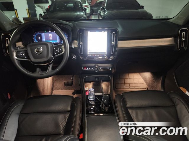 Volvo XC40 2023 — photo 7