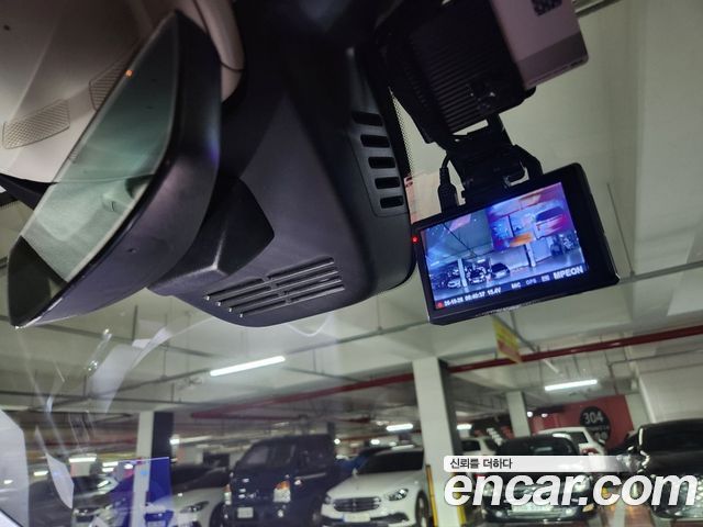 Volvo XC40 2023 — photo 17