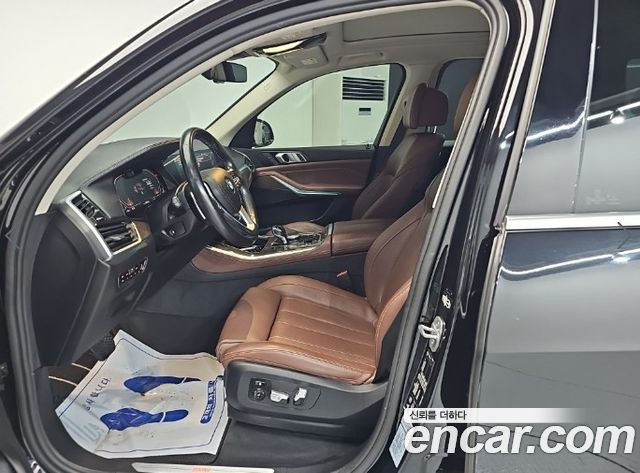 BMW X5 2019 — photo 11
