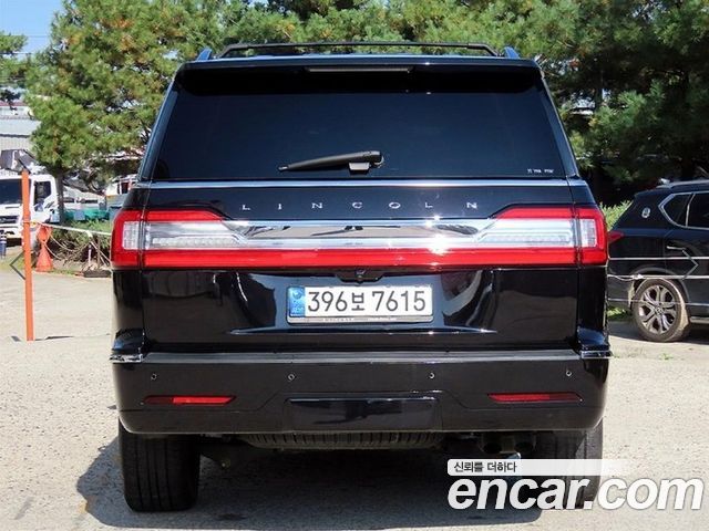 Lincoln Navigator 2021 — photo 4
