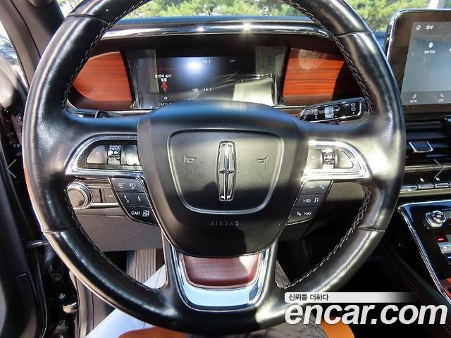 Lincoln Navigator 2021 — photo 8