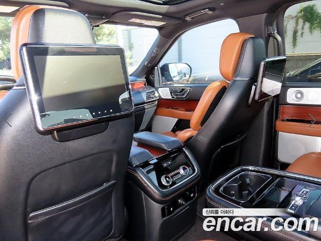 Lincoln Navigator 2021 — photo 14