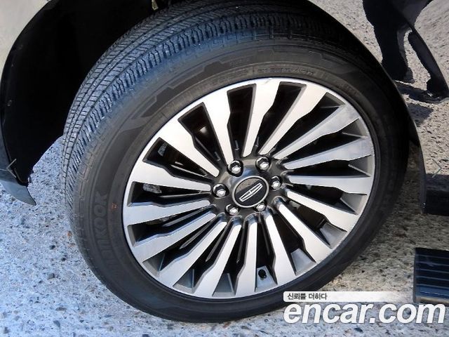 Lincoln Navigator 2021 — photo 20