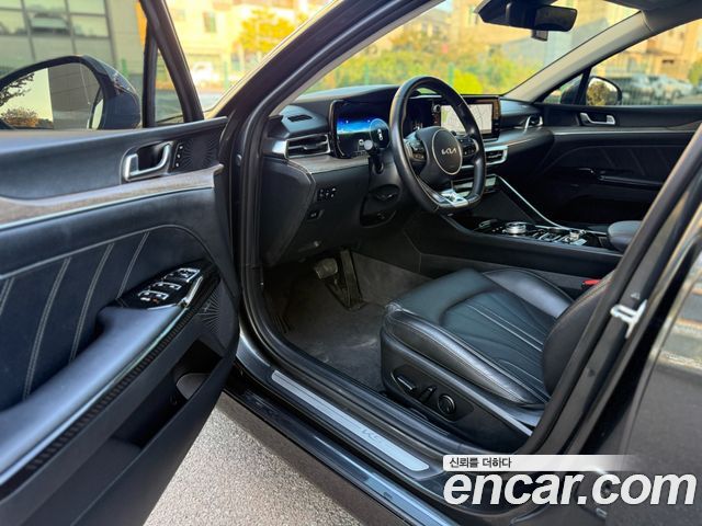Kia K5 2023 — photo 10