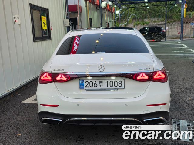 Mercedes-Benz E-Class 2026 — photo 4