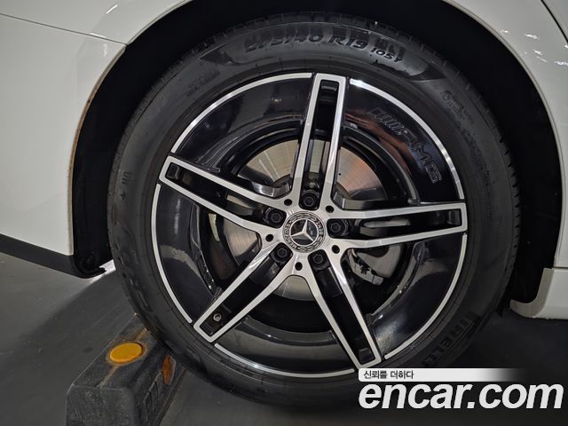 Mercedes-Benz E-Class 2026 — photo 7