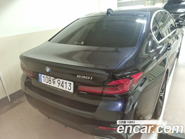 BMW 5-Series 2023 — photo 2