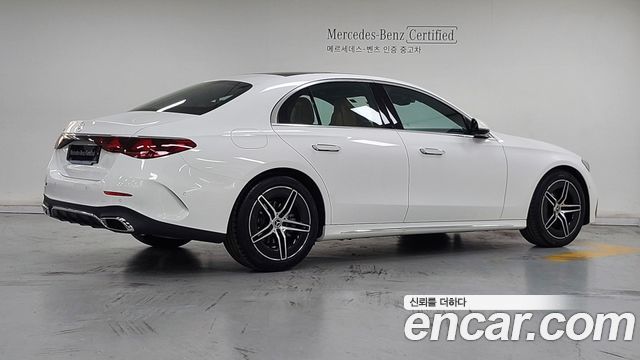 Mercedes-Benz E-Class 2026 — photo 2