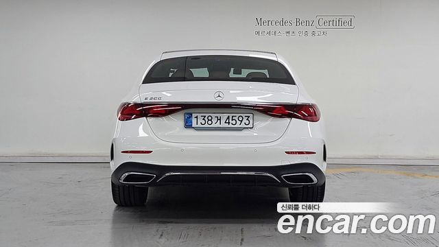 Mercedes-Benz E-Class 2026 — photo 4