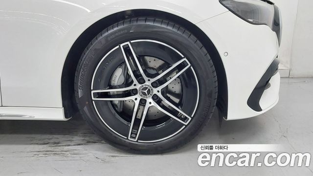 Mercedes-Benz E-Class 2026 — photo 5