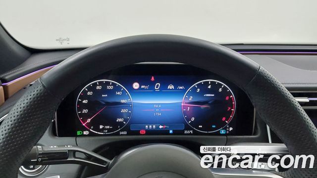 Mercedes-Benz E-Class 2026 — photo 8