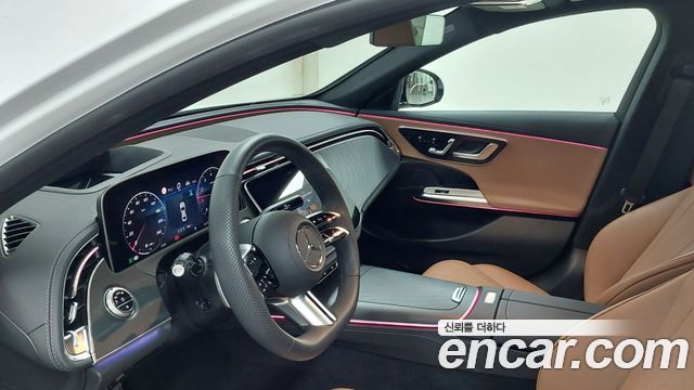 Mercedes-Benz E-Class 2026 — photo 9
