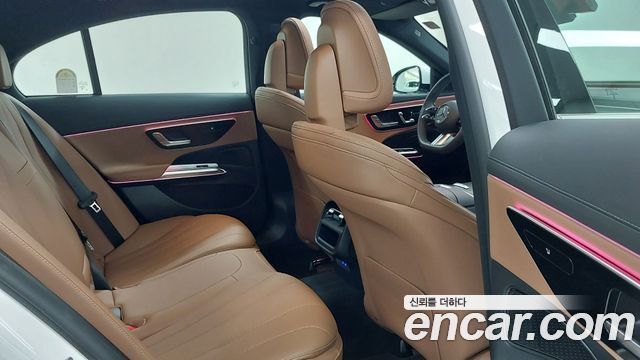 Mercedes-Benz E-Class 2026 — photo 10