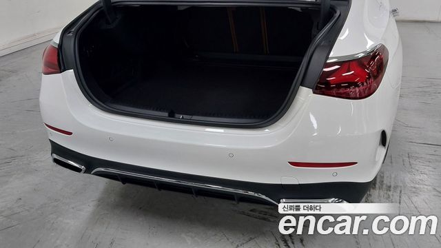 Mercedes-Benz E-Class 2026 — photo 11