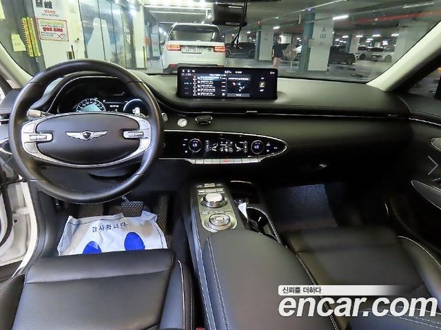 Genesis GV70 2023 — photo 9