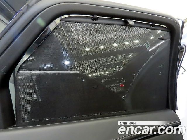Genesis GV70 2023 — photo 13