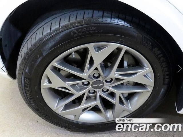 Genesis GV70 2023 — photo 19