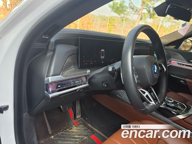 BMW i7 2024 — photo 7
