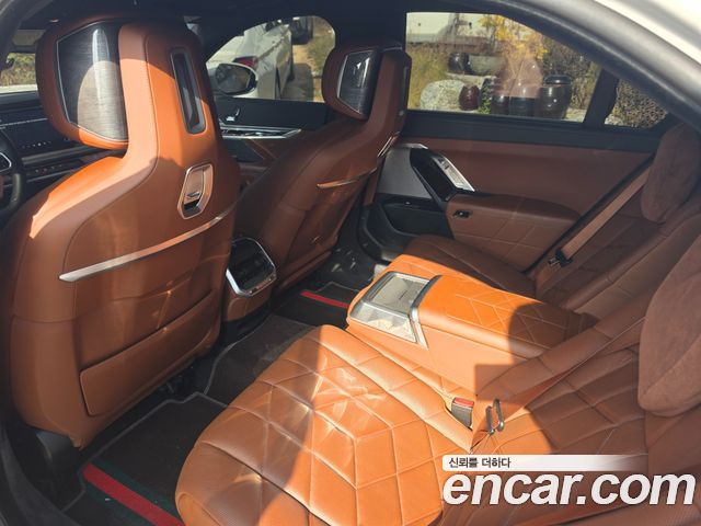 BMW i7 2024 — photo 14