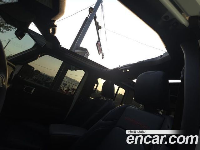 Jeep Wrangler 2024 — photo 16