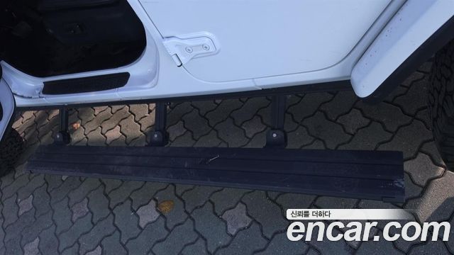Jeep Wrangler 2024 — photo 20