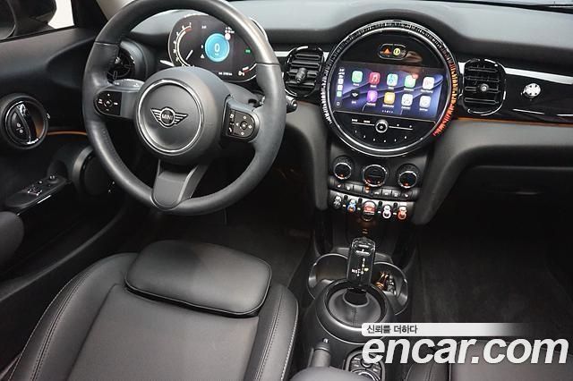 Mini Cooper 2024 — photo 9