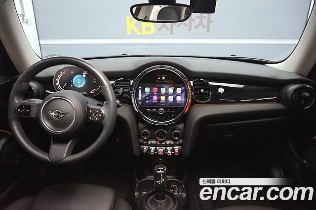 Mini Cooper 2024 — photo 10