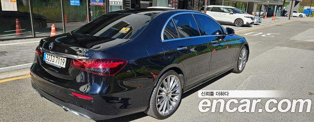 Mercedes-Benz E-Class 2022 — photo 7