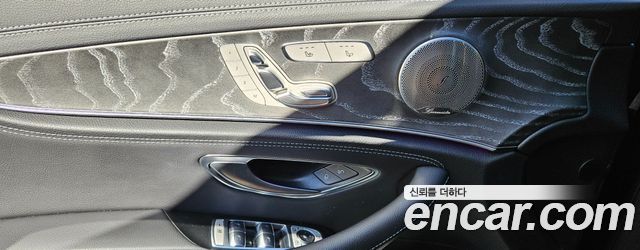 Mercedes-Benz E-Class 2022 — photo 13