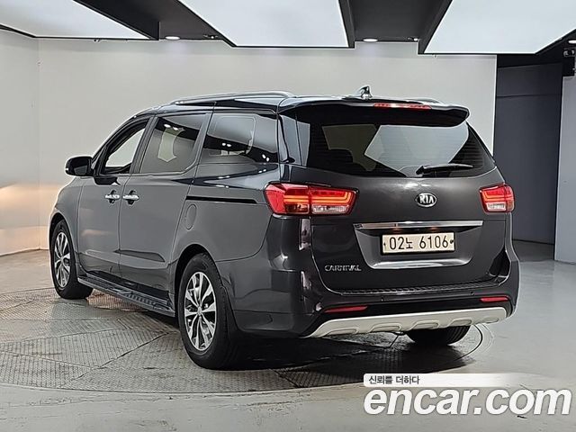 Kia Canival 2018 — photo 4