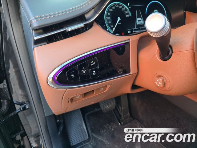 Genesis GV70 2023 — photo 13