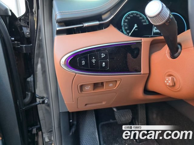Genesis GV70 2023 — photo 18