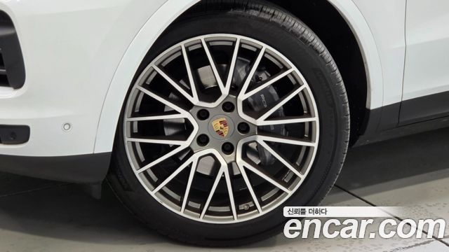 Porsche Cayenne 2022 — photo 3