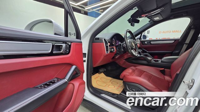Porsche Cayenne 2022 — photo 9